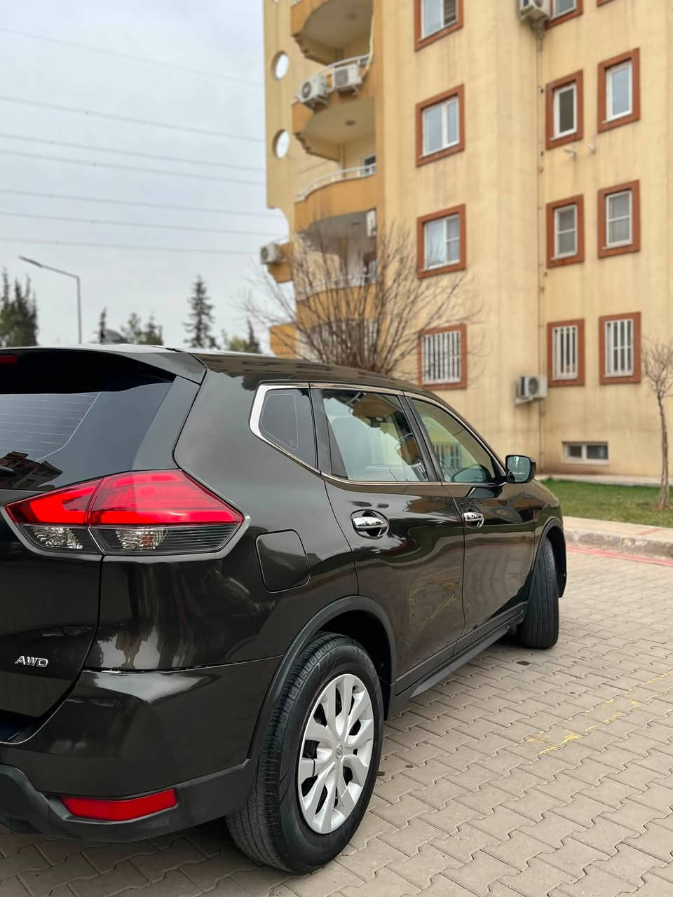 Nissan Rogue 2017 s 
نيسان روج ٢٠١٧ مواصفات s
تحكمات ستيرن شاشة كاميراو تيريد مركزى 
٤ پارچه صبوغه (صقف و صندوخىتوزيك كالبووته )
گير و مكينه به شه رته( ارباكى سوكان شان سيسته مه )
123هزار مايلا رويشتيه  رقمى نويه 
دهوك  ***********
سعر :-120ورقة و مجال
