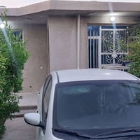 بيت سند ۲٥  مساحة 250 م ، واجهة ١٠ ونزال ٢٥   يحتوي البيت على استقبال ...