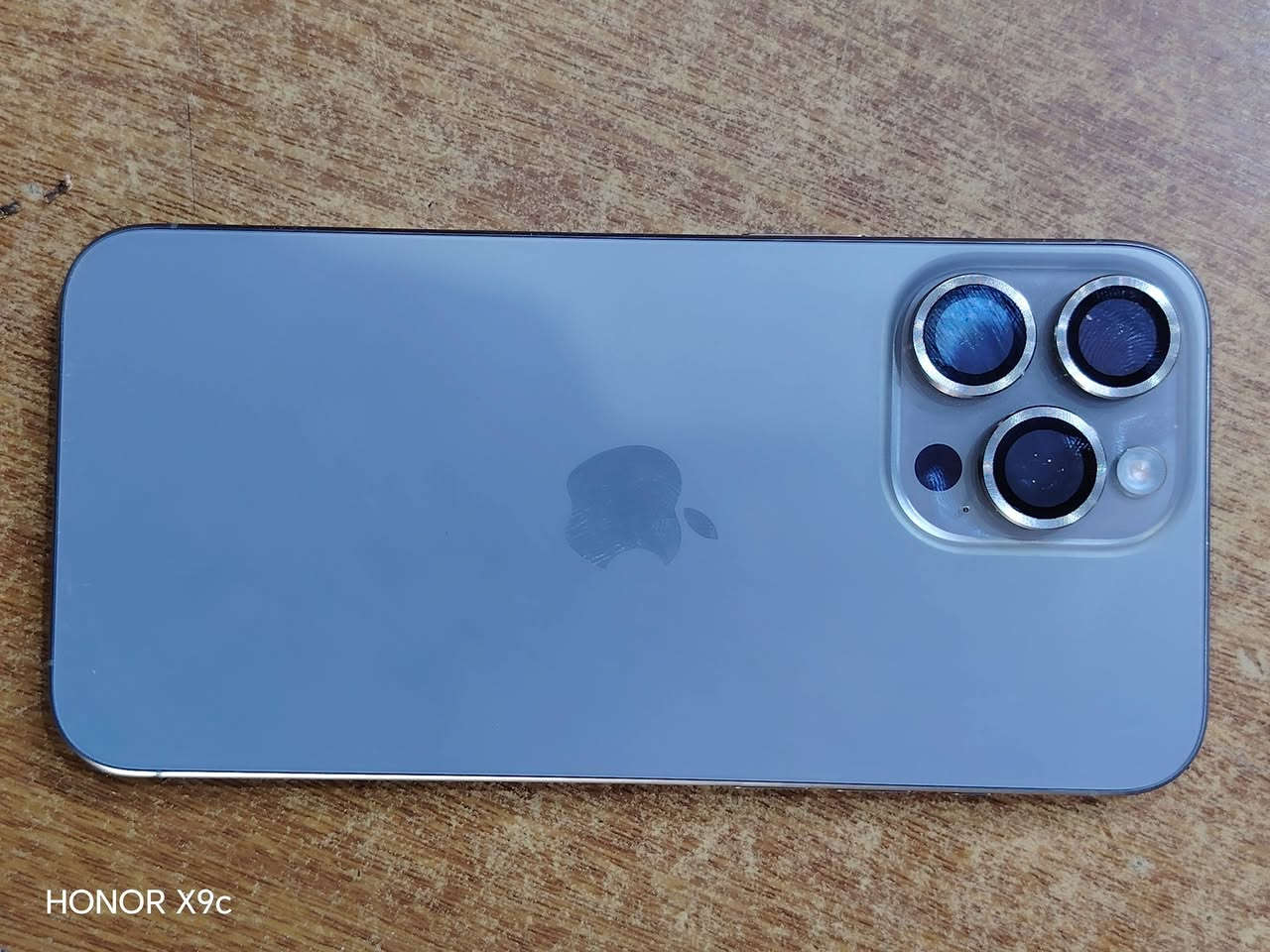 ايفون 15
بطاريه 85
كارتونه وياه.  ***********
