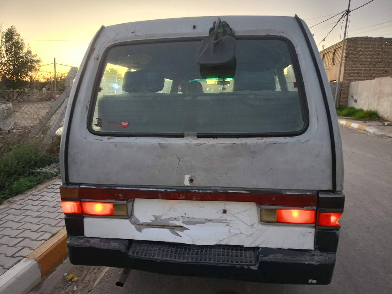 اللبيع سيارة كيا بسته 93رقم بغداد تحويل ثاني يوم بس احمر لرقم صدر جديد كشر كدام عينك سيارة حلوه دوشمه تعبانه تاير نص عمر تحتاج ترتيب السعر 22وبيه مجال مكاني لكوت قضاة لحي للستفسار ***********
