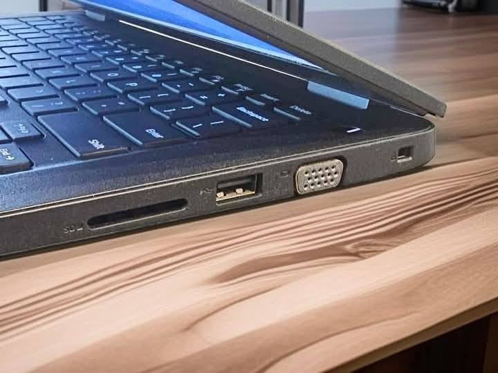 💻 Dell Latitude 3400

🔹 المعالج: كور i5 جيل 8 فئة U
🔹 الرام: 8GB DDR4
🔹 الهارد: 256GB SSD
🔹 الشاشة: 14 إنج غير لمس
🔹 كرت الشاشة: Intel UHD 620 مدمج
🔹 مناسب للاستخدام اليومي، الدراسة، الأوفيس، والبرمجة الخفيفة 

💰 السعر: 260 ألف دينار.


**إذا كنت صاحب هذا الإعلان وتريد حذفه لأي سبب، رجاءا أرسل رسالة إلى الدعم الفني**