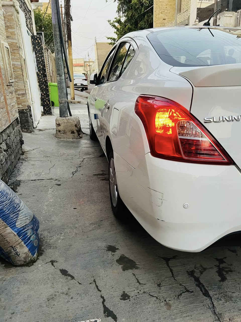 السلام عليكم
نيسان سني هندي بليتة الزركة 
موديل 2019 مكفولة كفالة عامة 
سيارة ماشية 84 الف كيلو حقيقي 
120 أدك جرس 🔔 
تايرات امامية جديدة
باتري جديد 
رقم بغداد بسمي 
سعر 107 
رقم الهاتف ***********
