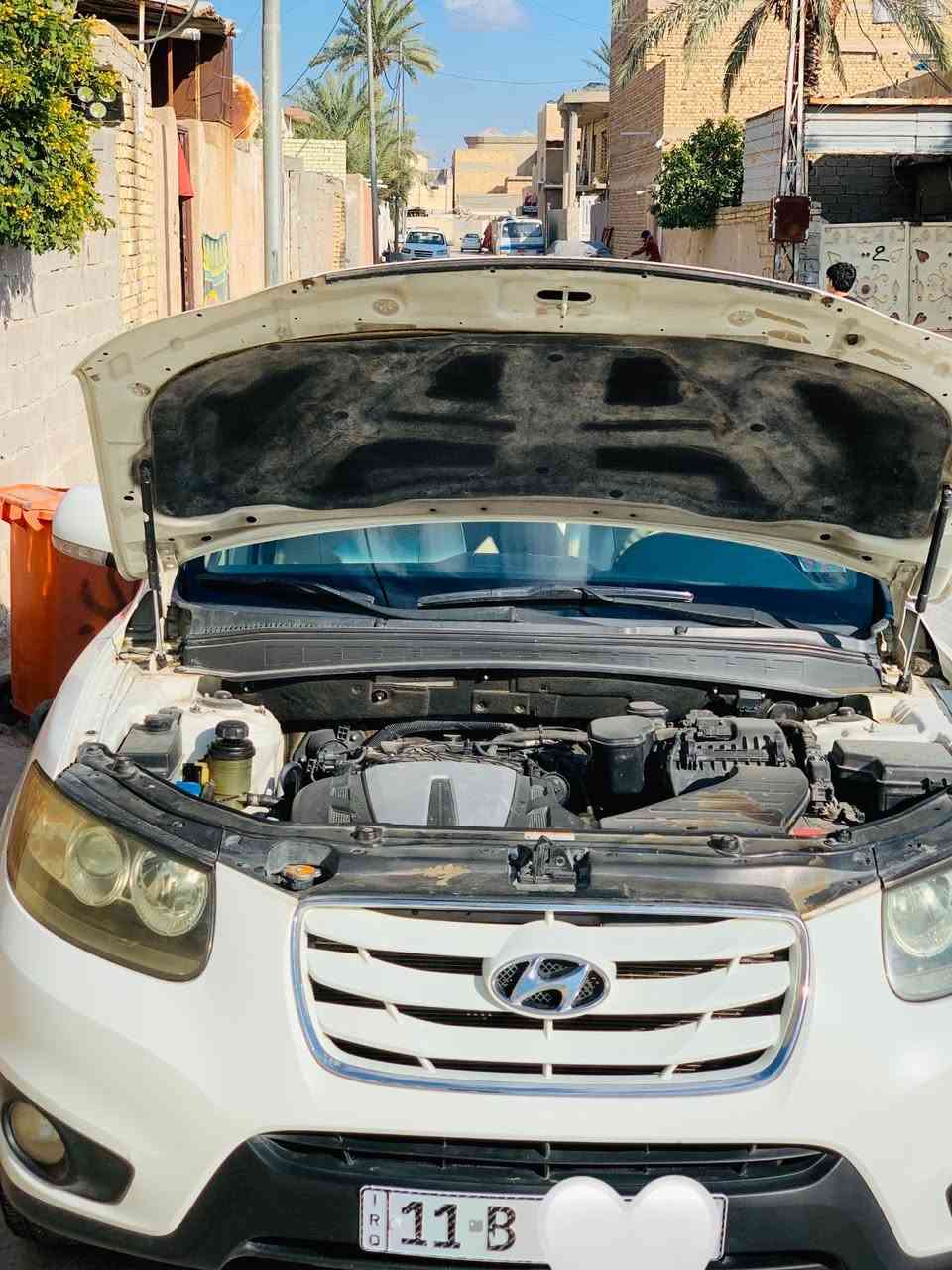 سلام عليكم سنتافي 2011فول مواصفات 6سلندر+فتحه +كشن كهربائي +بصمه السياره لون ابيض السياره رقم بغداد مكان السياره واسط النعمانيه الرقم ***********
