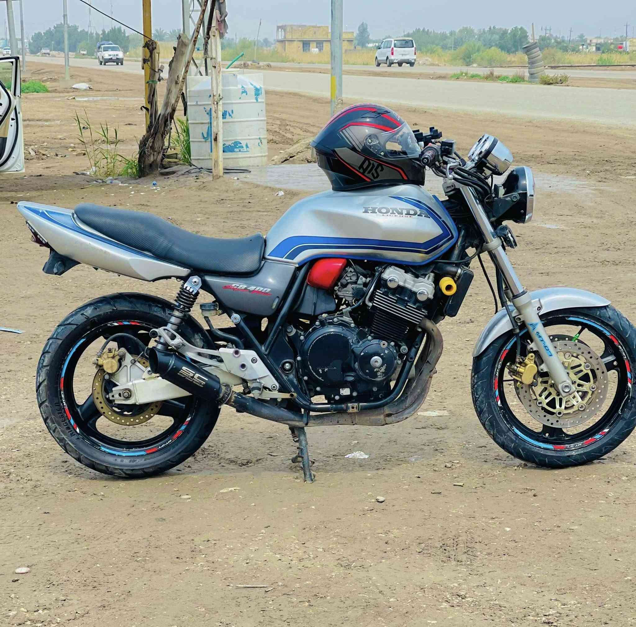 ‏للبيع  2004 $1500￼


**إذا كنت صاحب هذا الإعلان وتريد حذفه لأي سبب، رجاءا أرسل رسالة إلى الدعم الفني**