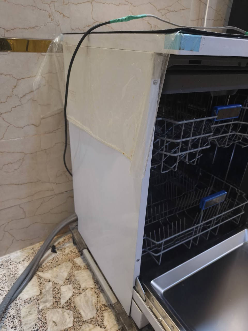 غساله صحون الله شاهد صارلنه شهر لو شهرين من خذناه وتركناه منعرفله LG خذناهه 450 بيه خلل بس ماعرف وين ماطابه تصليح ابد وما مستعمله هواي سعر 200 وبيه مجال على هاي الحطيه ابيعه الك عنواني نجف الاشرف حي النداء مجمع بيتي الاول رقمي واتساب ***********
