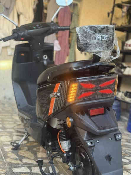 دراجه BENBAO A7
السرعه/80k
المدى/ 65Km
الملف/1800
تتحمل وزن 250Kg
6بطاريات 32 امبير 
دبلات هايدروليك 
مانع سرقه +منفذ شحن 
4 سرعات 
الدراجه 2025 
ما سالها شهر من مشتغله 
الدراجه بعدها زيرو 
بصمه تشغيل عن بعد 
مكان بغداد الزعفرانيه***********  
السعر 850وبيها مجال بسيط
