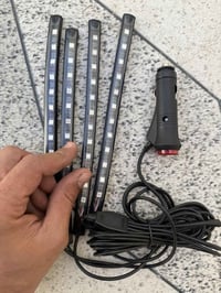 مكنسه كهربائيه تنشد عل جداحه مال سياره ونشره ٤قطع هم مال سياره وهاي قا...