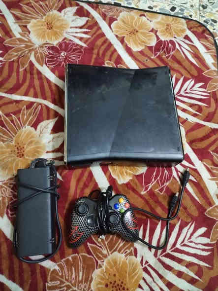 السلام عليكم XBOX للبيع السعر ٩٠ مكان بغداد المشتل بي العاب هواي متنوعات الشراي يتصل عل رقم ورجائن المو شراي لا يتعبني ***********
