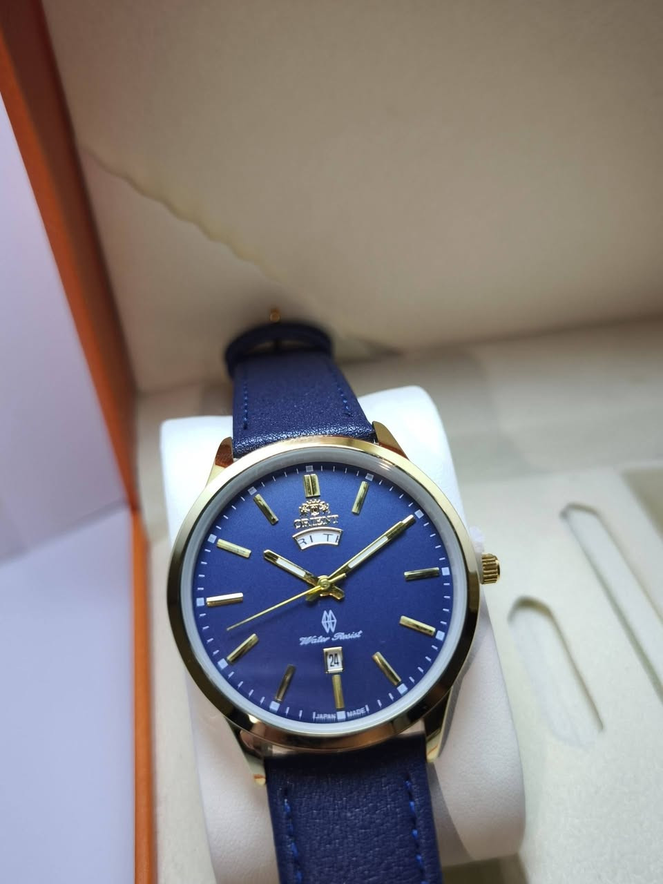 البراند الياباني العريق جداً
#اورينت_ORIENT

من وكالة بغداد حصراً 
مختوم #Made_in_Japan  
مكينة ياباني ضمان الفحص في اي مكان 
زجاج قوي جداً ضد الخدش والكسر 
ارقام لامينوس مظيئة بالظلام 
عقارب لامينوس مظيئة بالظلام 
قفل مختوم
سير جلد أصلي مختوم
نافذة لعرض التأريخ 
نافذة لعرض أيام الاسبوع 
ضد الماء
للاستفسار ومعرفة التفاصيل أكثر:
📩 مراسلة خاص
📲 واتساب: ***********
مباشر
https://wsend.co/9647771141048
