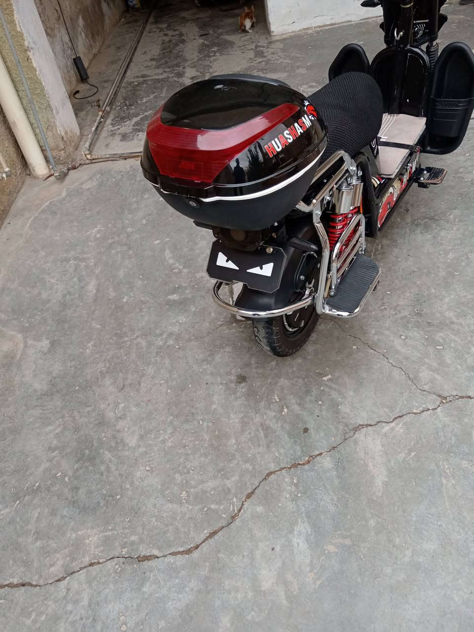 سلام عليكم هيوشه البيع جديد ٢٠٢٥سعره ٦٠٠مكانه جمعيه ***********
