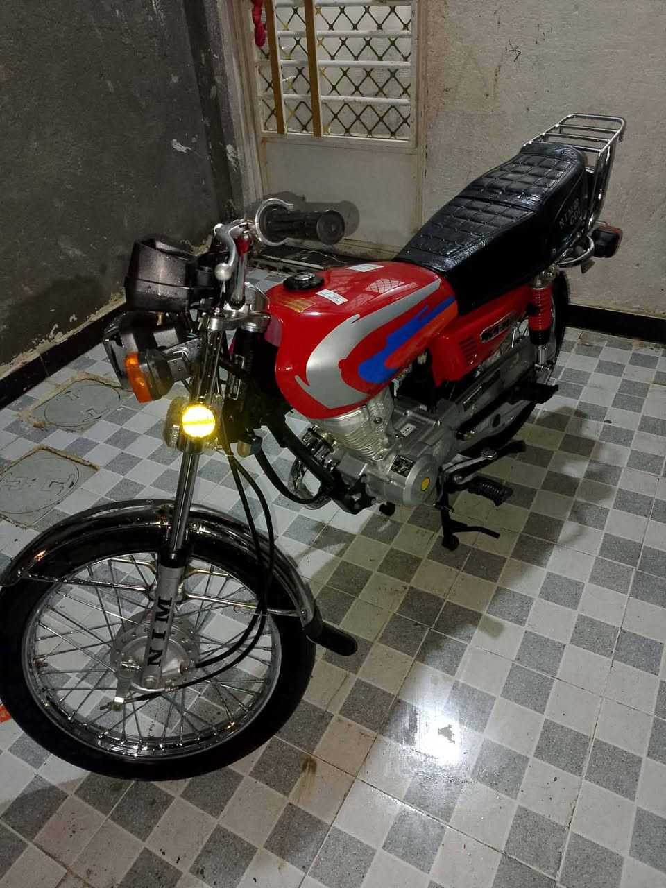 نامه متياز لبيع جديده باب وال ٣ حرف صارلهه شهر ونص من شاديهه مكينه ما مفتوحه موديل ٢٠٢٥ سعر خاص مكان واسط لعزيزيه رقمي 
***********
