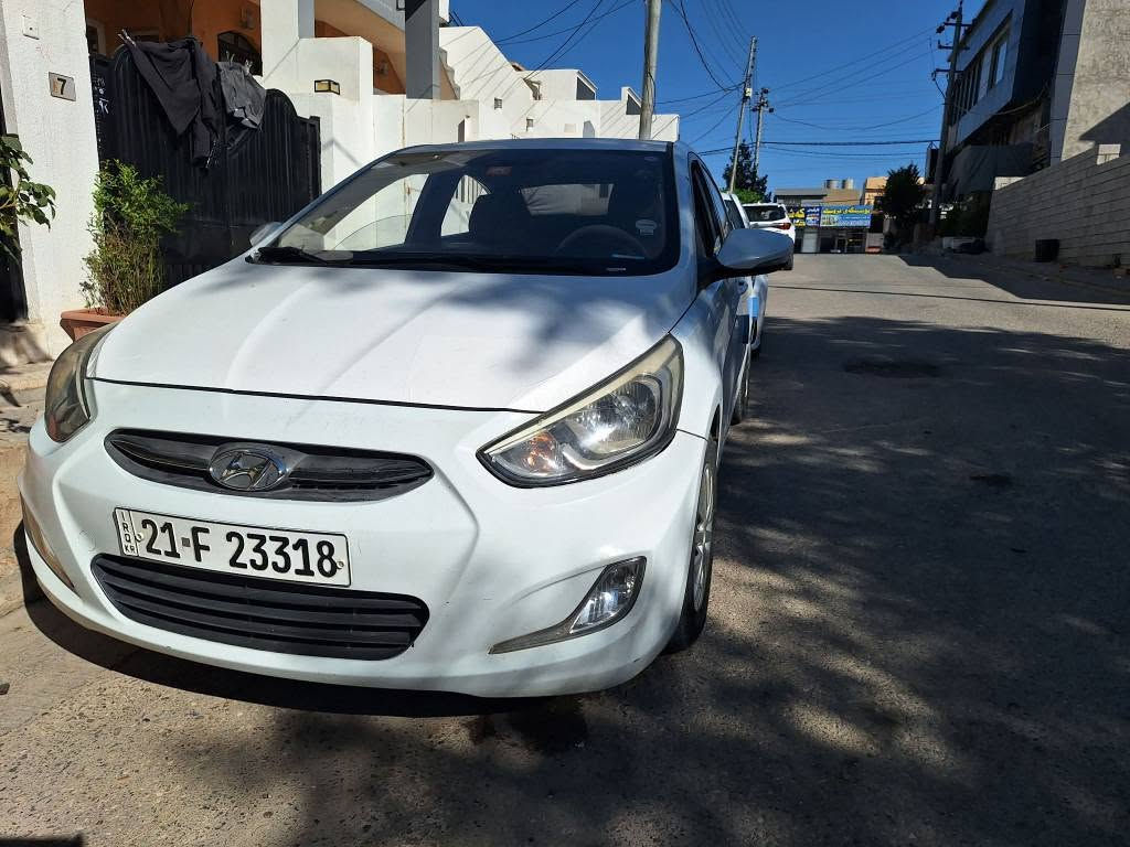 هیۆندای ئەکسێنت ٢٠١٧
سەنەوی تازە تا ٢٠٢٩ 
سێرڤسی عام کراوە
تەبرید لەسەر سلف بە شەرت 
جام کارەبا لایت زینۆن بلاجیکتۆر  شاشە ئایپاد گێر ئۆتۆماتیک و عادی  خلیجی سفری شەریکەی ئێرە 
چوار تایەی تازە سایرەکە زۆر جوانو پاک تەنها ١٤٠ هەزار رۆیشتوە
 لای سەکن ٤ پارچە لەسەر شوخت پەمپ کراوە تەنانەت یەک قەترە ناوو شانی نەگروە تەنها شوخت بوەو پەمپ کراوە و دەرگاکانی نەکراوتەوە 
پشت و پێش و کەپس وەک شەریکە ئێرباگ و هەمو شتێک بە شەرت
سەیارەیەکی تا بڵێی جوان و پاک ماڵی خۆمە مەکینەو گێری بێ عەیب و بە شەرت
ماڵی دۆستە بەسیعری خوار بازاڕ بە نرخێک زۆر  گونجاو
تەنها 96 معامەلە ژ.م *********** السليمانية, العراق
