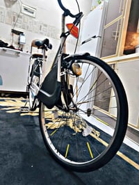 عندي بايسكل للبيع الون رصاصي البايسكل حلو نضيف حجم 26 مكاني بغداد الشع...