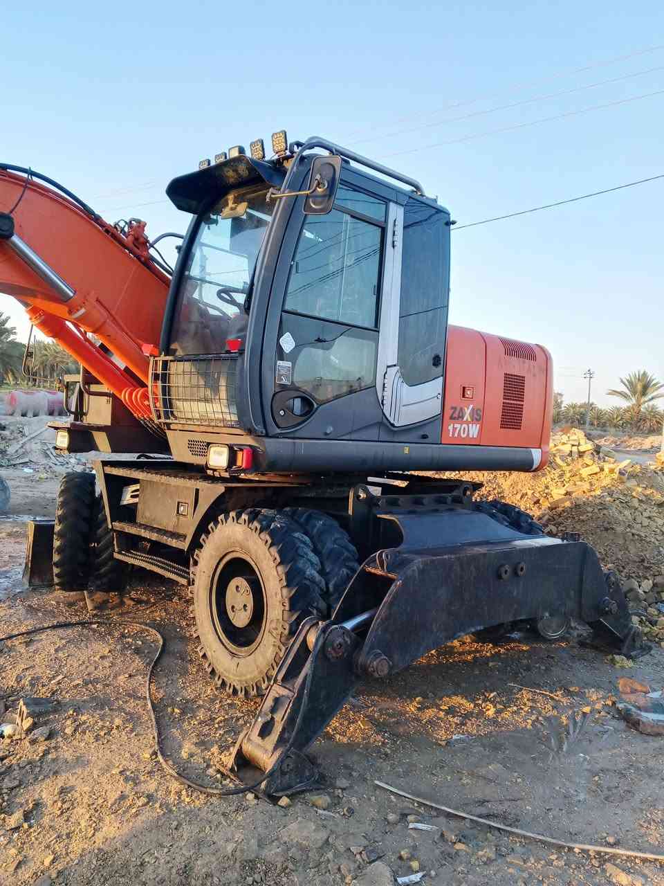 حفاره هيتاشي 2008 للبيع 
***********
