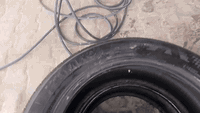 تخم تايرات مستعمله لبيع  215 على 55 على 17 اتصال على رقم *********** وعندي مفرد وجمله مكاني كوفه سهله
