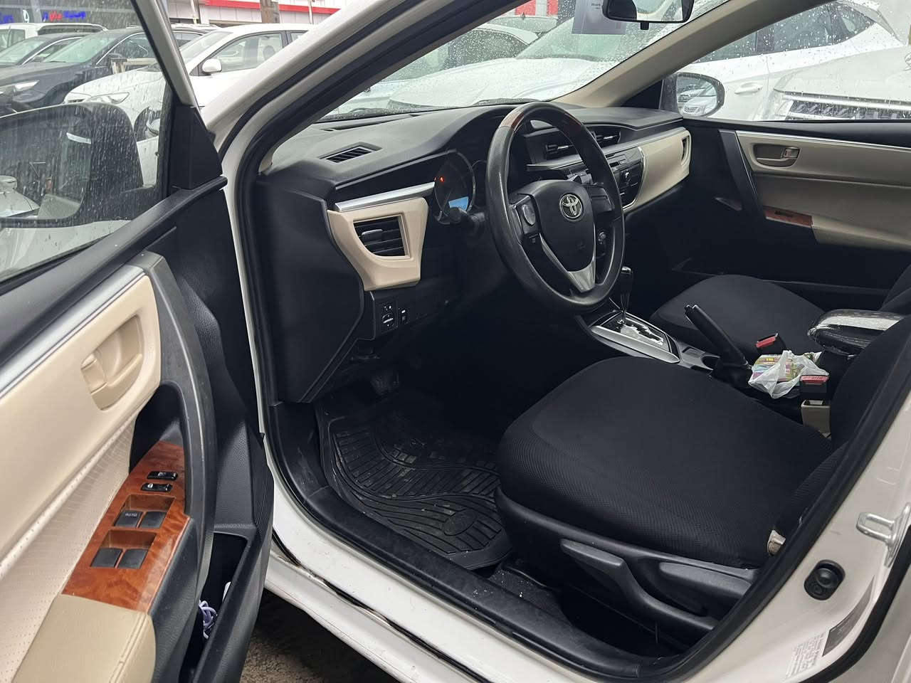 السلام عليكم كورلا موديل 2015  خليجي للبيع
ماشيةKM150
محرك 2.0
كير ومحرك وشرط 
رقم وسنوي جديد وشرط تحويل
سيارة بدون صبغ  
مكان سيارة سليمانية
السعر 150 
الرقم ***********
