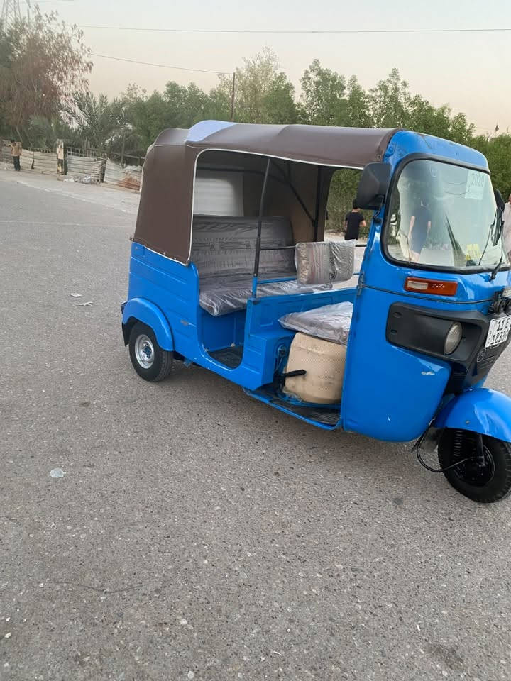 تكتك للبيع مديل20 رقم انكليزي بغداد داخله هزه التكتك تخم تاير شركه مسجل جديد  كهرباىيات كلهه شغاله دوشمه جديده كلوبات زنون اصلي قطرة خياس مابيه معمره وجاهزه من ايدي للشارع عنواني خان بني سعد ديالى ***********
