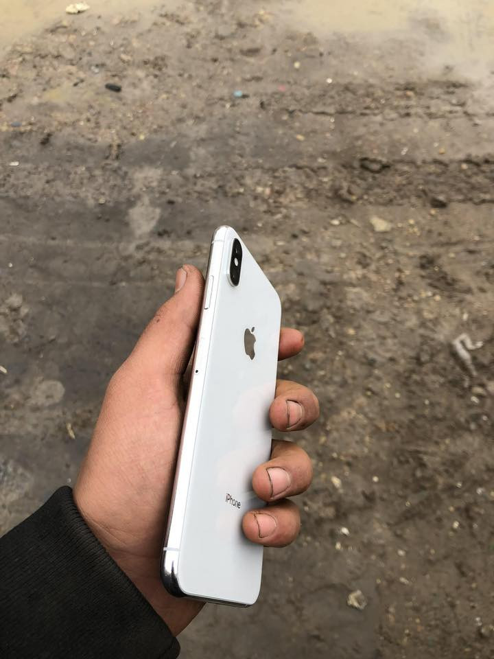 السلام عليكم ايفون اكس ماكس مكفول كفاله عامه بس فيس ايدي واكف ذاكره 256 وبطاريه 83 ما مرفوع ولاا شيي الجهاز شخط ممشخوط 
اتصال ***********
