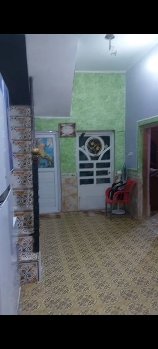 سلام عليكم دار خلفي للبيع
📐 المساحة: 100 متر مربع
📏 عرض الدربونة: متر ونصف
🧱 نوع البناء: طابوق
🏗 السقف: كونكريت مسلح
🔸 تفاصيل الدار:
▪ الطابق الأرضي:
غرفة نوم
استقبال
مطبخ
ساحة
حمام داخلي
منور
▪ الطابق الأول:
غرفة
حمام
📍 الموقع:
الناصرية – السكن الصناعي
بداية النزلة الثالثة – شارع السايدين
خلف حسينية الإمام الحسن المجتبى
📞 للاستفسار:
***********
