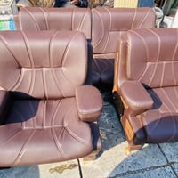 كنب جلد • ٥ مقاعد • شارع فلسطين