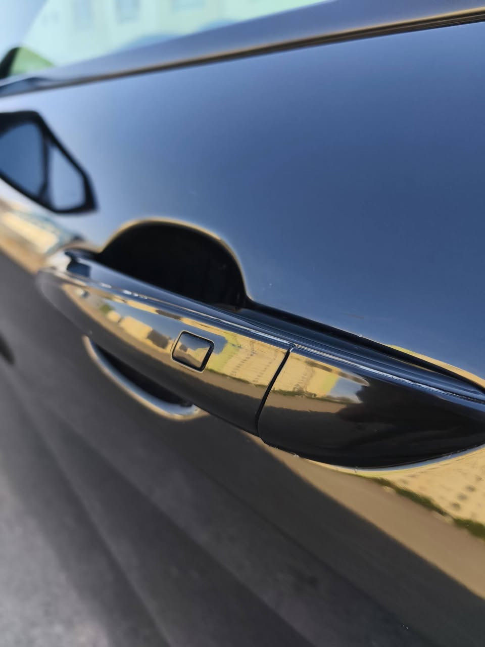 السلام عليكم
النترا مديل 2023 امريكي حادثهة ربع جنطة فقط بدون دواخل وبدون ارباك السيارة رقم بغداد دولي بسمي جديدة مابيهة نقص كير محرك تبريد ثلج صدر جديد تخم تاير جديد 
المواصفات فوللل عدا ( الفتحة ) 
بصمة 
دخول ذكي بدون مفتاح 
تشغيل عن بعد 
رادار جانبي 
رادار امامي 
لد امامي 
شاشة دجتل متصلة
شاشة اعطال 
ويل كروم 
سايد بريك بصمة 
تبريد بيانو 
ثلاث وضعيات قيادة 
تدفئة كشنات 
نضام ترحيب 
صندوق ذكي عند اقتراب البصمة 
محرك 2000 دوش 
تحكم مقود جهتين 
قيادة ذاتية 
تحديد مسار
مثبت سرعه 
ماشية 52 
السيارة جاهزة من كل النواحي السعر 143 وبيهة مجال بسيط مكاني بسماية الهاتف ***********
