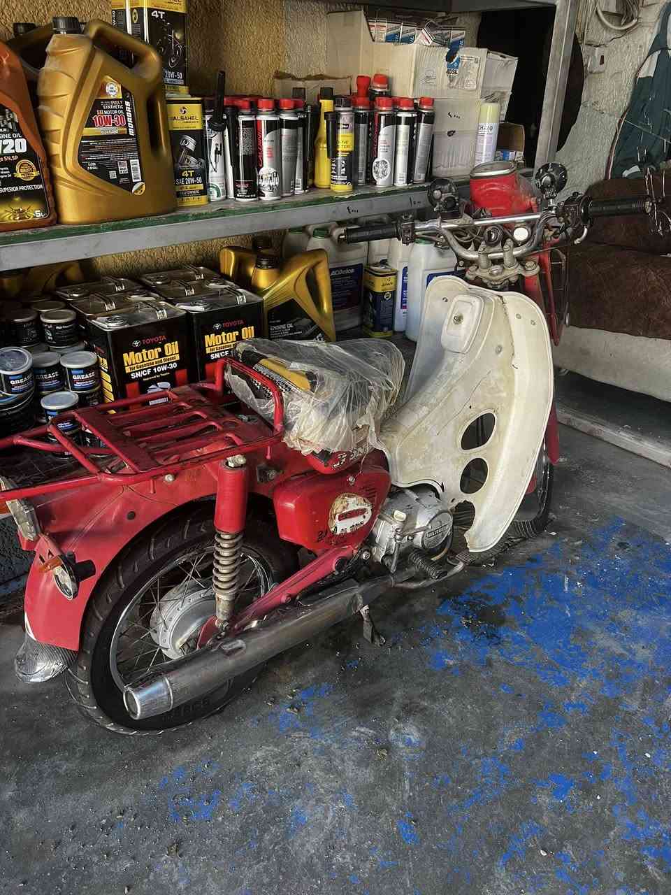 السلام عليكم دراجه شهاب اوتماتيك انتيكه للبيع سعر مناسب شغاله عوزه بس باتري حلوه وبلاديه 
الاستفسار ***********
