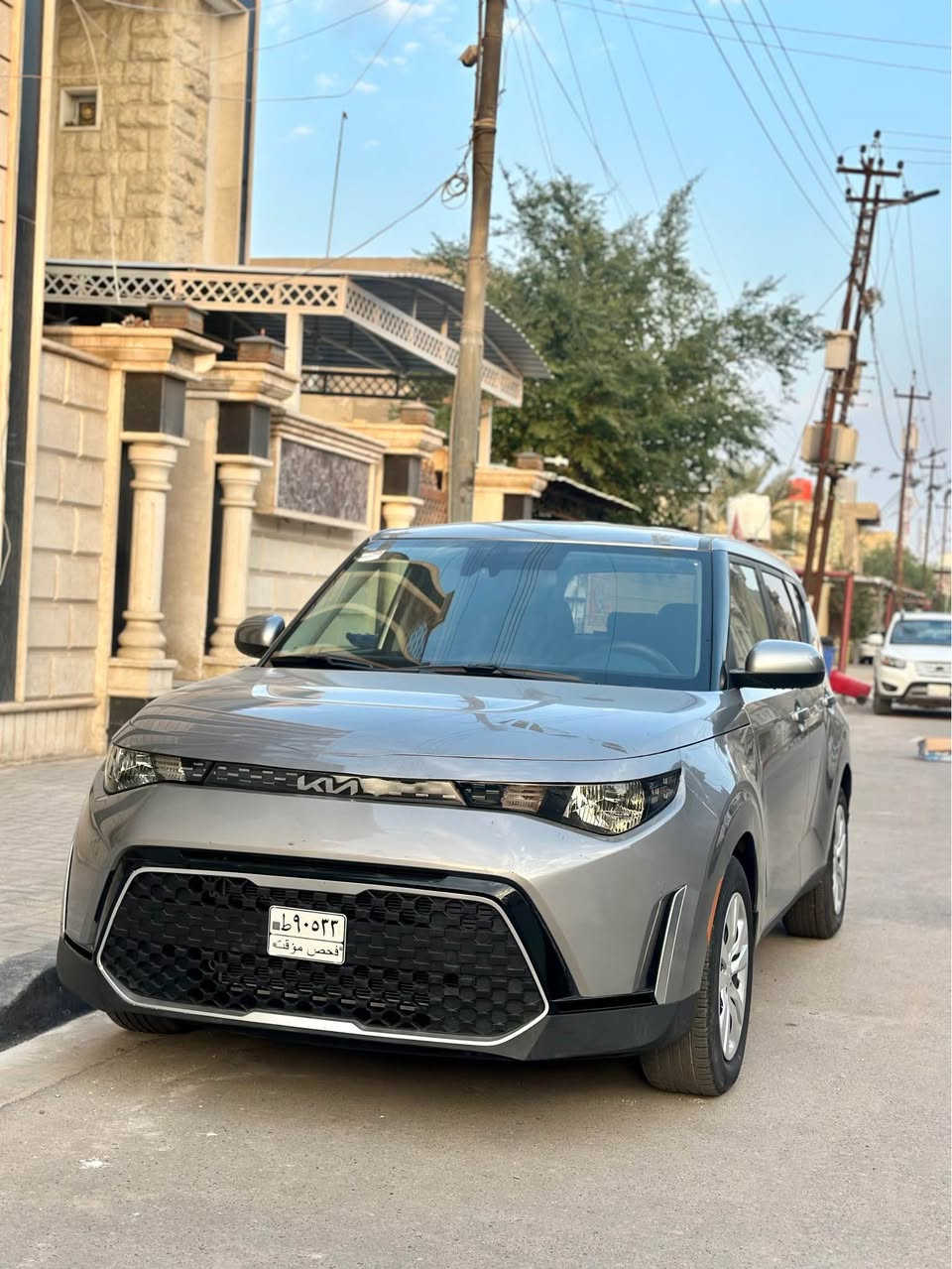 تحية طيبة 
كيا صول 
موديل 2023 
لون رصاصي 
حرة منفيست بدون رقم 
ماشيه 34 
تبديل دعاميه وجاملغات بارد 
السعر 132 وبيها مجال 
للاستفسار *********** 
مكان السيارة البصرة المعقل البصرة, العراق
