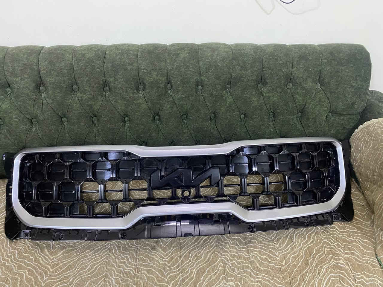 السلام عليكم شباك دعامية تيلورايد امامي موديل 25اكس لاين اسود للبيع للاتصال على الرقم ***********
