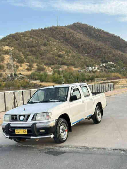 نیسان دەبڵ 2001
ئاڕمی پلاسیک سلێمانی تەبریت و پاوەر گێڕو مەکینەو ئەکسل بەشەرت یەک پارچەو پەڵەیەکی بۆیاخە سەیارەکە ئی ماڵە سەیارەی مەعرەز نیە یەک دینار مەسروفی نیە چوار تایەی تازە شوێن سلێمانی سعری 80 مەجالێکی کەم ژ.م***********
*********** السليمانية
