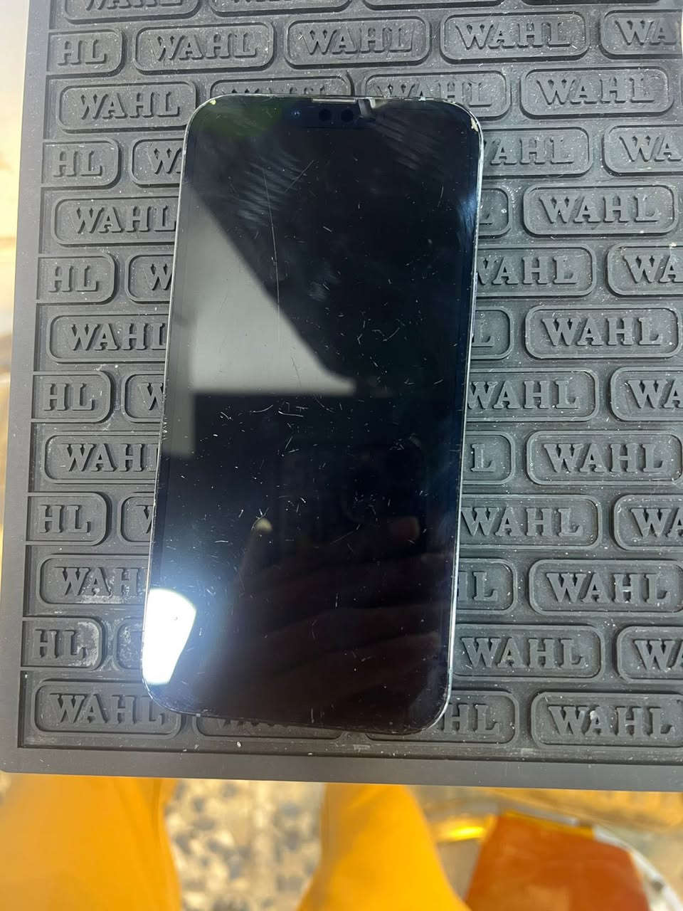 سلام عليكم ١٣ برو ماكس ذاكره ٢٥٦ جهاز مامفتوح عيبه بس لخطوط الي بل شاشه سعر٣٧٥ وبي مجال بصيط ***********
