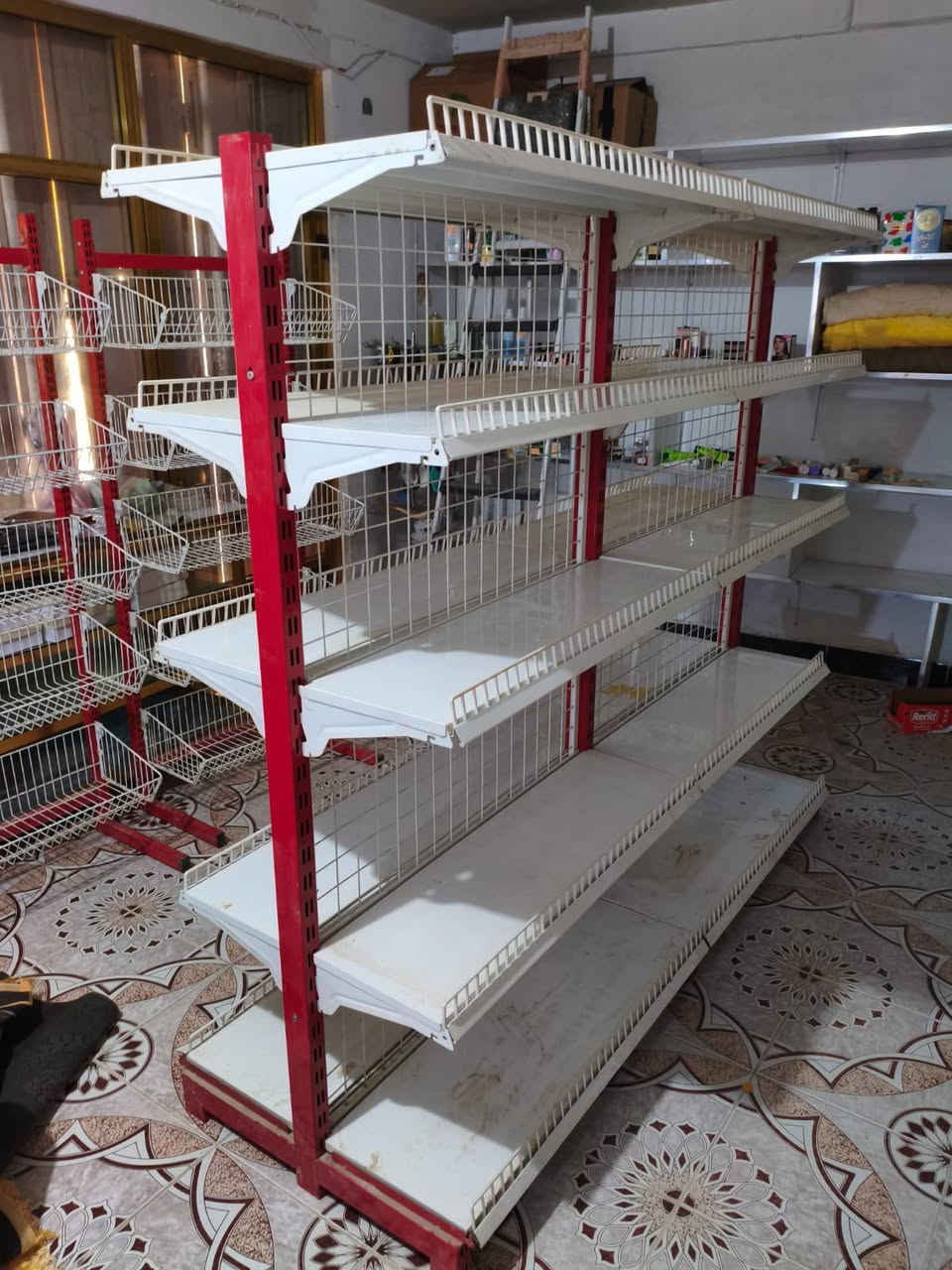 رفوف سفينه جديد حديد ثقيل مع سلات اكباس اثنين
تجي وحده سفينه جديد حديد ثقيل ونضيفه بيها صفحتين 
مكاني بصره ابو خصيب 
سعرهن كلهن ب200
رقمي صاحب رفوف 
***********
