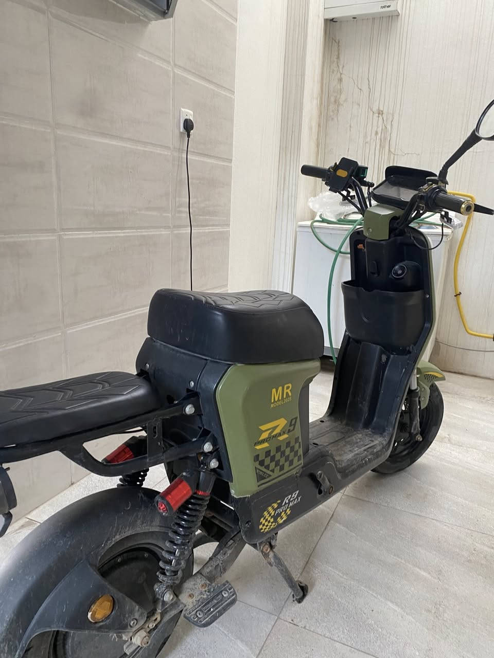 للمراوس فقط!!

متوفر ماطور شحن R9 Pro Max موديل 2025

المواصفات:
🔹 5 بطاريات
🔹 كل بطارية 32 أمبير 🔋
🔹 ملف 2000 واط
🔹 سرعة 109

الماطور نظيف وشغله تمام 👍
مطلوب مراوسة مع ماطور ثاني (يفضل يكون قريب بالمواصفات)

📩 للاستفسار التواصل على الخاص
📞 أو على الرقم: ***********
