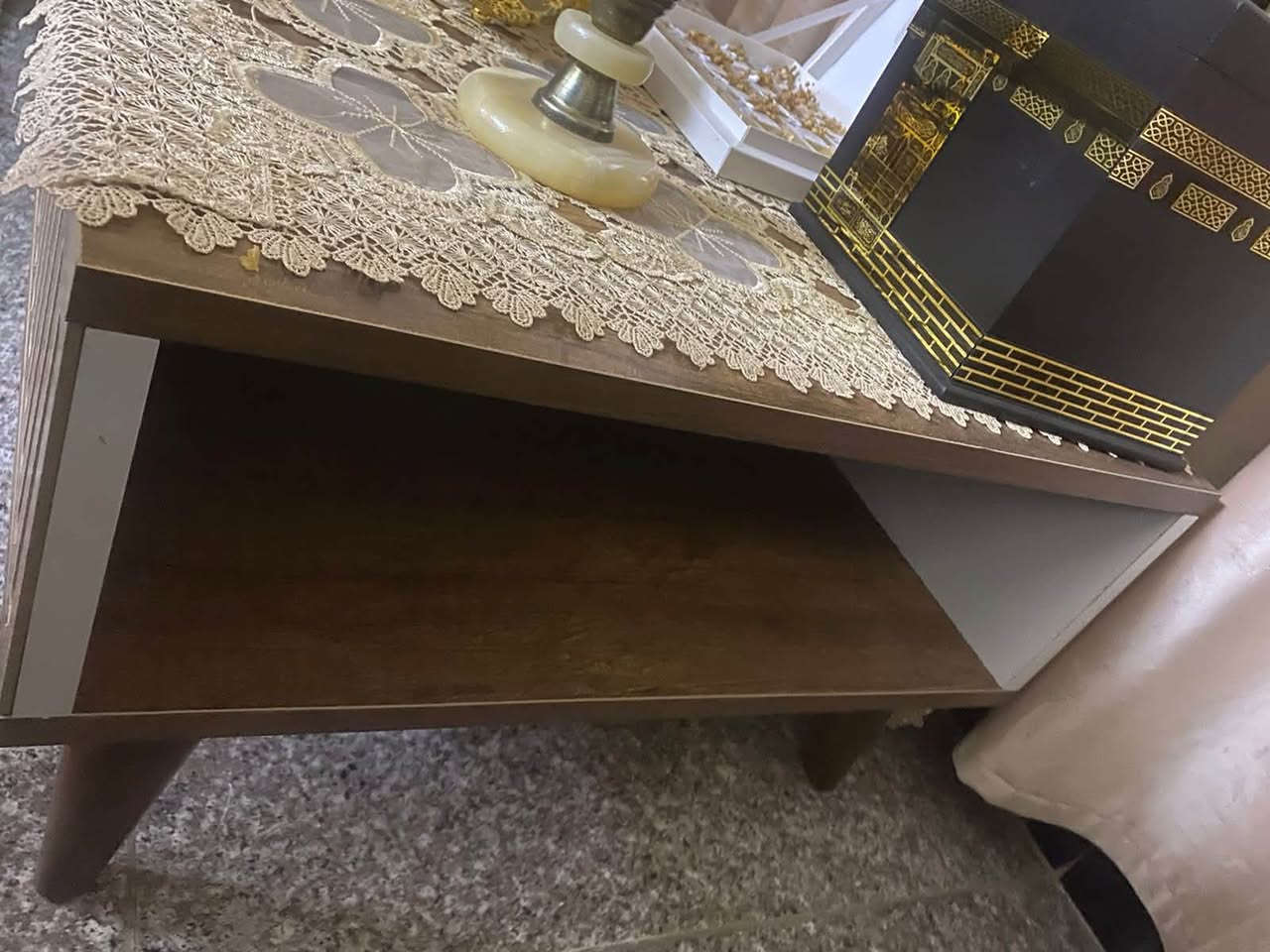طبله وسطيه اخت الجديده نضيفه جدا سعرها ٧٥ ومرايا ورفوف بيهم نقص كلوبات سعرها ٧٥ مكاني شهداء البياع


**إذا كنت صاحب هذا الإعلان وتريد حذفه لأي سبب، رجاءا أرسل رسالة إلى الدعم الفني**