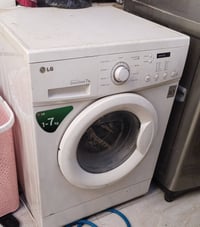 غساله فول اوتوماتيك LG نظيفه جدا مكانها الغزاليه 07728130300 وتساب