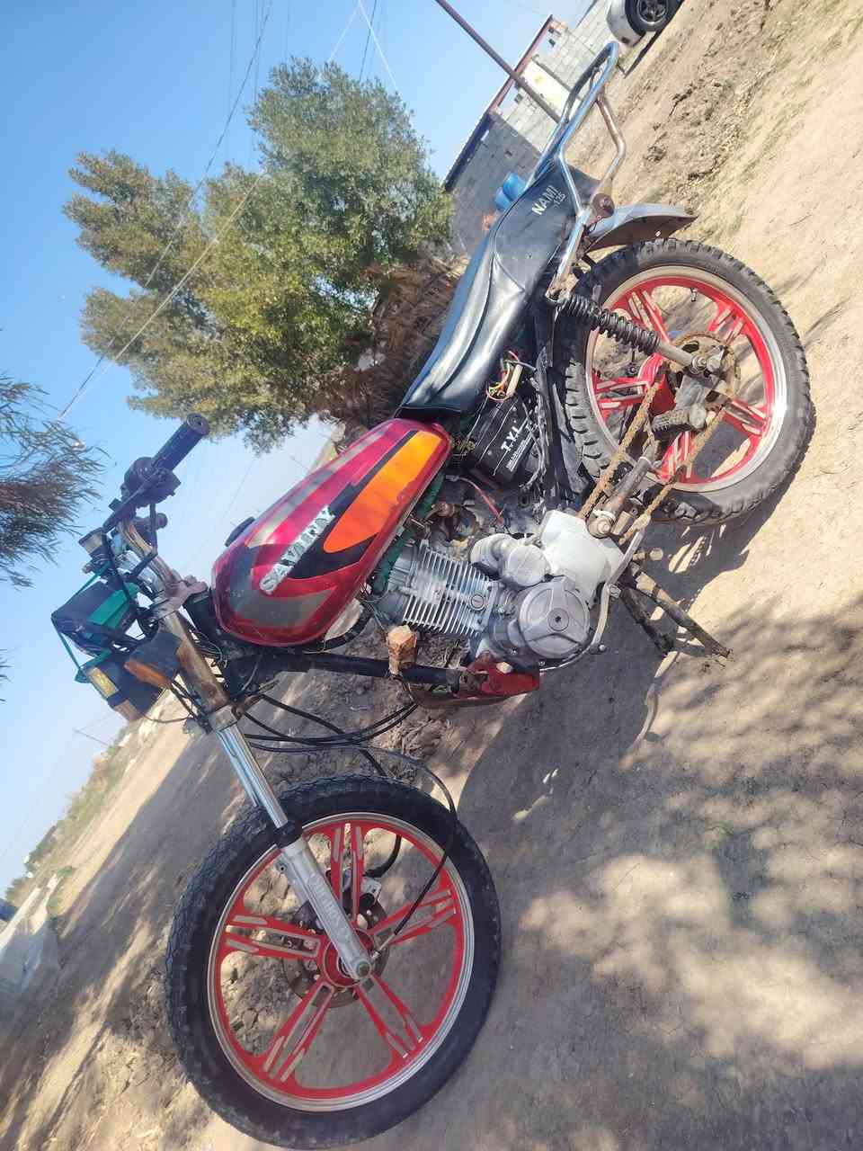 سلام عليكم خوان عندي هاي دراجه لبيع خمسه كير موديل 22 دراجه حلوه بس مهموله يرادله ترتيب محرك مكفول سعر 175وبيه مجال بصيط مكاني بغداد المحموديه *********** ///***********
