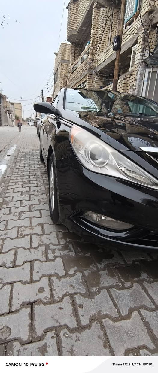 السلام عليكم اخوان للمراوس فقط فورتي او النتره
سوناتا 13 امريكي بدون حادث محروق بيها جاملغين فقط ومصبوغات 
ماشيه 79 حقيقي سياره جديده بشكل كير محرك تبريد  ثلج صدر كله مال شركه وجديد
مواصفاتها تحكمات ستيرن تدفئه بل كش 4 ويل كب 4 دسك
كشن كهرباء شاشه تسلا تشغيل عن بعد 
مكانها بغداد الدولعي باسمي 
***********
