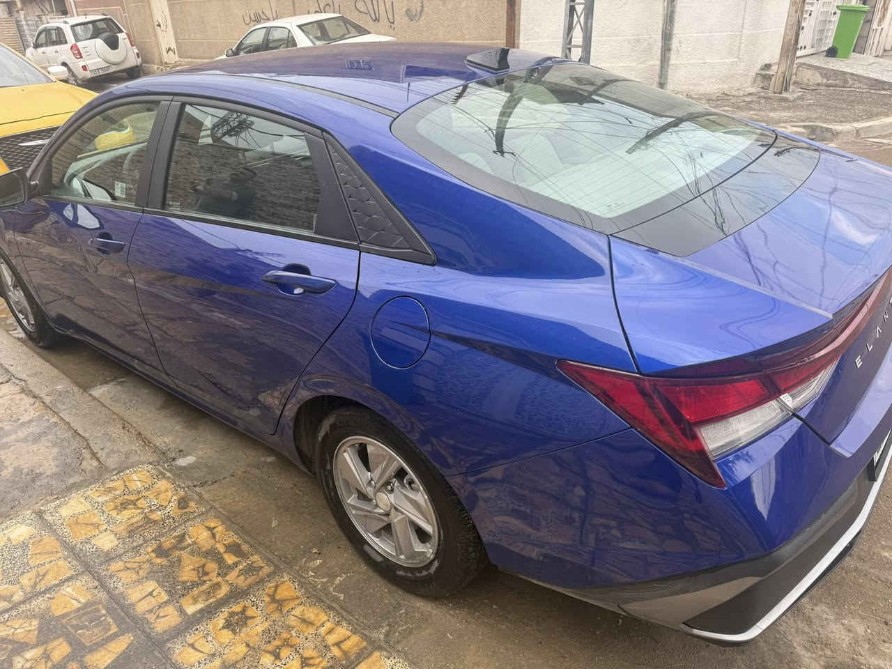 النترا ٢٠٢٤ رقم بغداد دولي 
مواصفات نص فول se 
حادثهة موضح بالصور فقط جاملغ خلفي واجه وياهة ونصبغ 
يرادلهة بارد بالباب شبر اثر طعجة بسيطة 
ماشية ٨٠٠٠mi 
تحويل ثاني يوم 
***********
السعر ١٧٠ ورقة وبيهة مجال حك الجية مو اكثر
