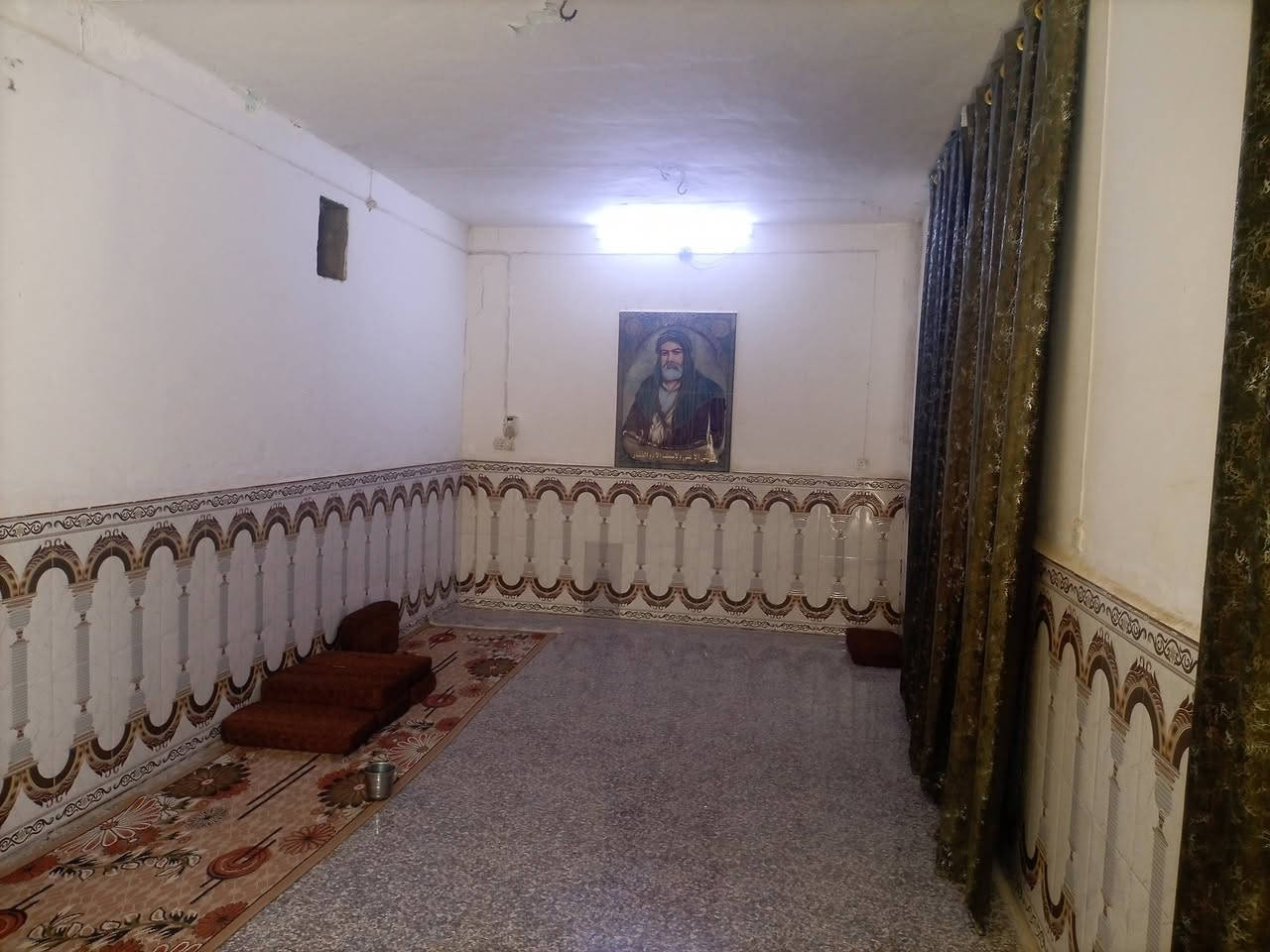 بيت للبيع مساحه 250 متر سعر 45 قرب جامعة الإمام جعفر الصادق ع الاستفسار والاتصال على هذا رقم ***********
