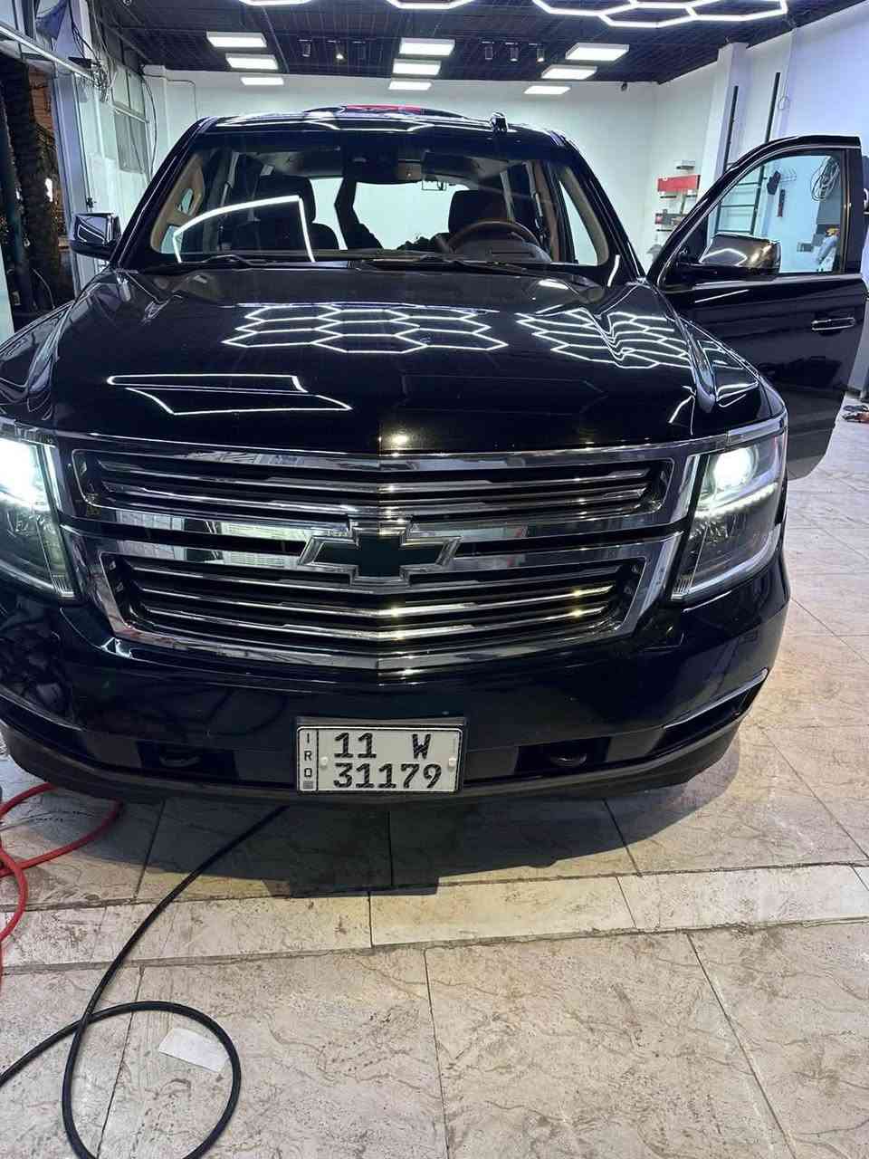 🚙 للبيع: شيفروليه تاهو Premier 2020 خليجي

📍 الموقع: كربلاء
🏢 وكالة المنصور
✅ كفالة عامة
✅ شرط الفحص

المواصفات:

* Premier فل مواصفات (أعلى فئة)
* محرك 8 سلندر 5.7 لتر
* دبل (عادي + أوتوماتيك)
* فتحة سقف
* دفع رباعي (4WD)

المقصورة:

* مقاعد جلد أصلية
* مقاعد أمامية كهربائية مع الذاكرة
* تدفئة وتبريد للمقاعد الأمامية
* تدفئة للمقاعد الخلفية
* مقاعد الصف الثالث كهربائية
* تبريد خلفي
* شحن لاسلكي للهاتف
* شاشة معلومات كبيرة أصلية
* شاشات خلفية DVD أصلية
* شاشة عرض على الزجاج الأمامي (Head-Up Display)

أنظمة السلامة والراحة:

* رادار
* مثبت سرعة ذكي
* نظام السير داخل المسار
* حساسات أمامية وخلفية
* كاميرا خلفية
* تشغيل عن بُعد
* فتح وتشغيل بالبصمة (3 بصمات)
* فتح الصندوق الكهربائي مع الفتح بالقدم
* مانع انزلاق
* مقود كهربائي مع التدفئة وتحكم كامل
* مرايا كهربائية
* إضاءة زينون وعدسات LED
* نظام صوتي مميز

ملاحظات:

* السيارة أعلى فئة (Premier).
* نظيفة وشرط الفحص.

📞 للاستفسار والمزيد من التفاصيل، يرجى التواصل على الخاص أو الاتصال ***********
