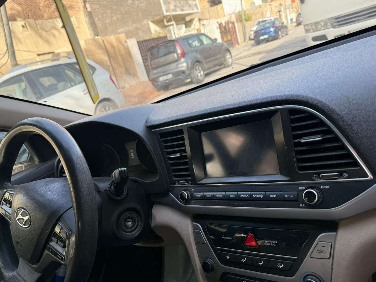 لانتره 18
وارد امريكي محرك 2000 دوشمه  كشنات وارضيه

سعر 123ورقه
***********
