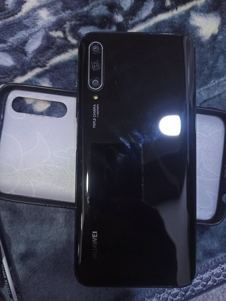 Y9S
ذاكره 128 نضيف كل عيب مابي سعر 75 بي مجال 
شراي خابر 
كركوك حي عسكري 
***********
