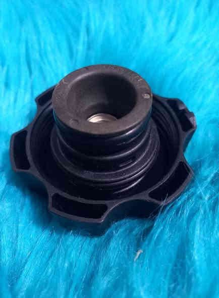 السلام عليكم
قبق دبه اصلي موبار جديد جيب كومباس ب ٢٥ الف الواحد  عنواني بغداد ***********
