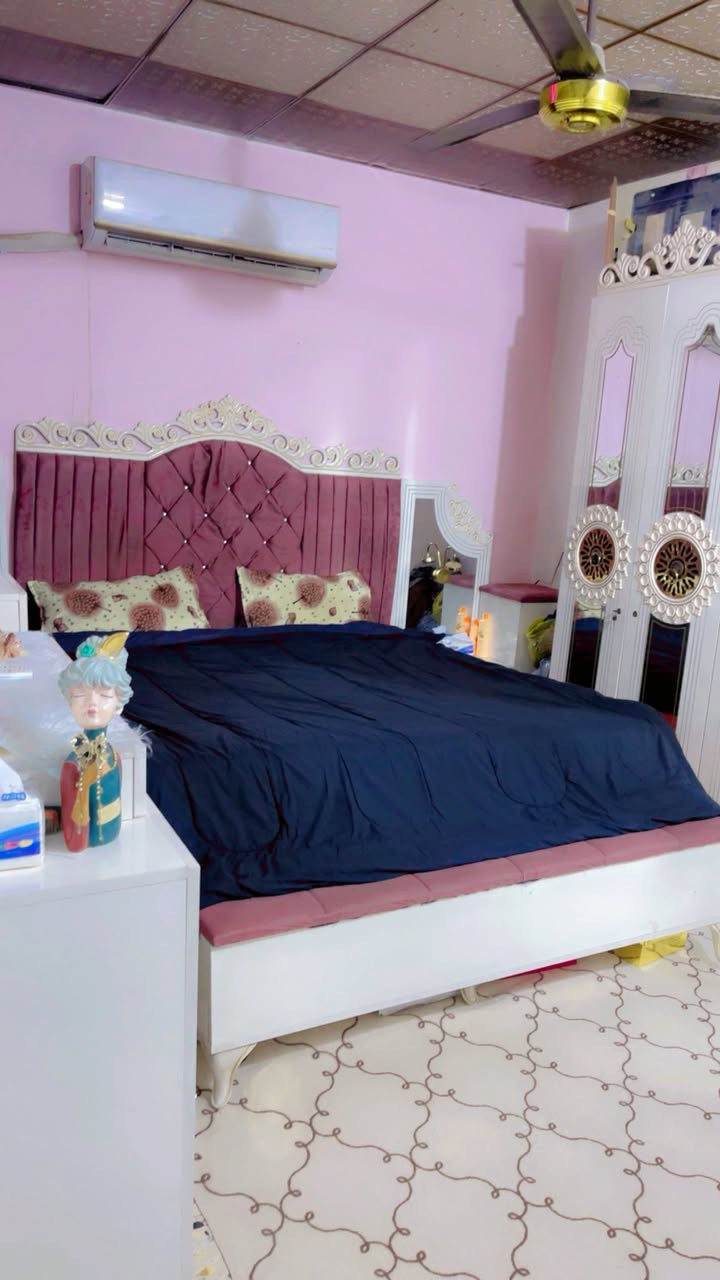 بيت للبيع مساحته ٧٨متر  العنوان كوفه علوه الفحل شارع معمل الموز قرب نفق المختار.يتكون من غرفه وصاله ومطبخ حاروبارد وصحيات داخليه وخارجيه . 

بيت نضيف. 
السقف. صب. والأساس. صب 
جاهز. ونضيف

موقعه عل شارع. حرف T
يعني عل يمين شارع ويسار شارع والمقدمة شارع


**إذا كنت صاحب هذا الإعلان وتريد حذفه لأي سبب، رجاءا أرسل رسالة إلى الدعم الفني**