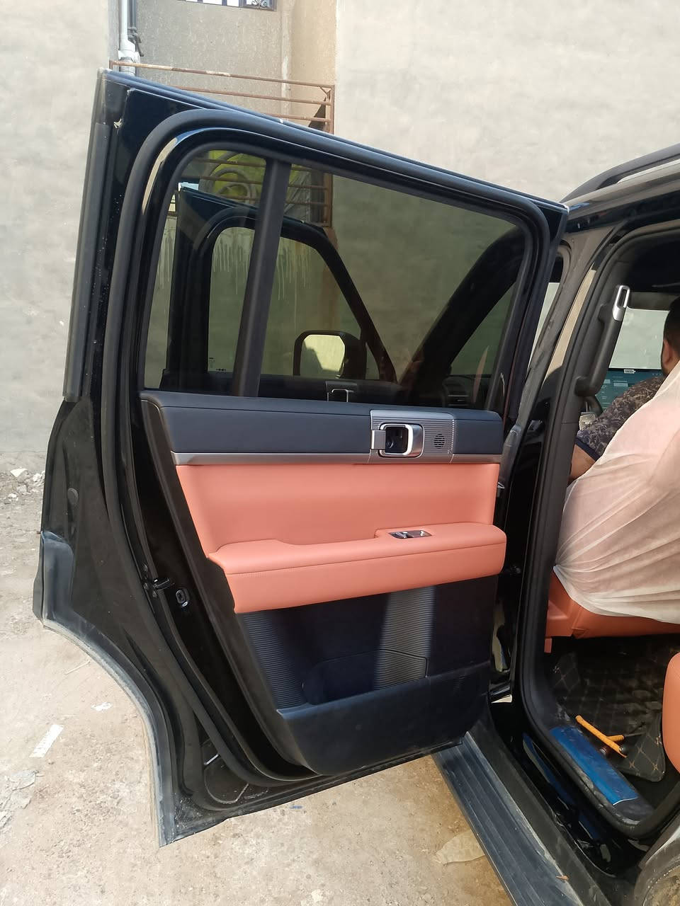 جميع نواع زجاج اليسارات القديم ولحديث نقل وشدداخل بغداد مجانن
وبنسب السعار رقم الهاتف ***********
