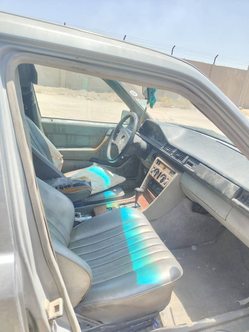 مارسدس دب مكينه وكير ديلكو تبريد ثلج مكينه جديده عوزها لايت ودعاميه 
الكير بي مشكله  بس البك ما يجي مرات يجي
قاعدة دبل وحده مصلحه مداور ثاني يوم  السعر 27
***********
