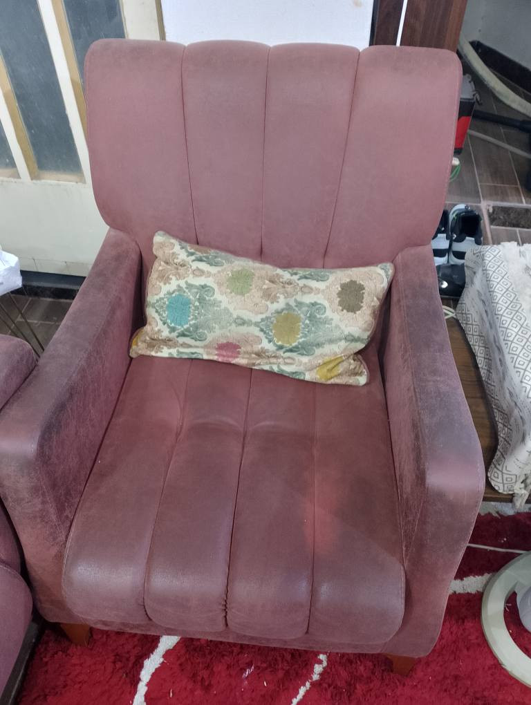 تخم مستخدم للبيع تركي يتحول سرير  السعر ٣٠٠ وبي مجال للاستفسار *********** حلة, بابل
