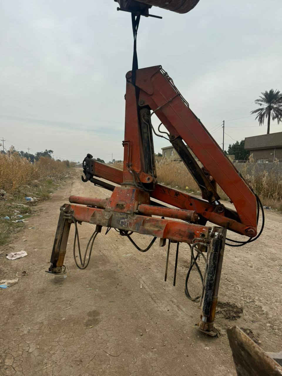 كرين ٥طن للبيع السعر 10$ عشر ورقات هاتف *********** أبو باقر
