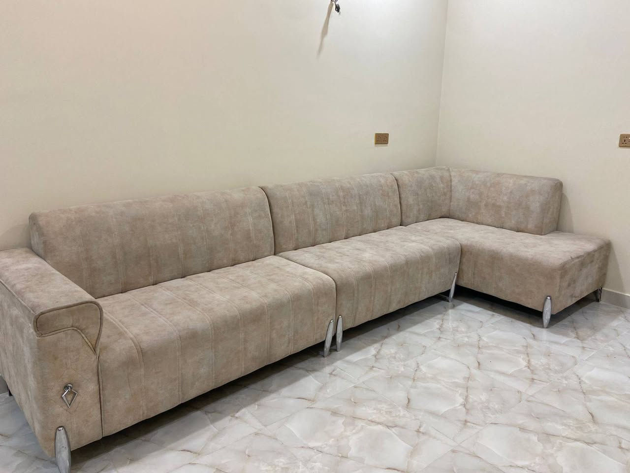 للبيع ديوان تركي درجه اولى جدا ثقبل اي ضرر مابي سعره ٣٥٠ وبي مجال


**إذا كنت صاحب هذا الإعلان وتريد حذفه لأي سبب، رجاءا أرسل رسالة إلى الدعم الفني**