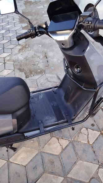 السلام عليكم 
للبيع او مراوس بسكنس 
دراجة جديدة 6 بطارية سرعتها 80 الشحنه الوحده تمشيك 50 كيلو 
***********
