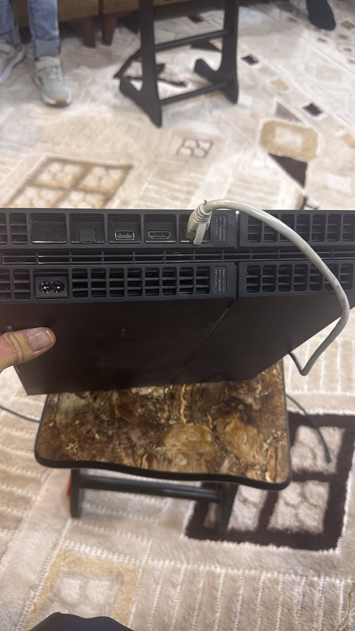 بلي فور للبيع 
البلي نضيف ما مفتوح 
جوستك عدد ٤
مع UBS
قاعدة شحن جوستك
سعره ٢٧٥
مكان بغداد بلديات 
***********
